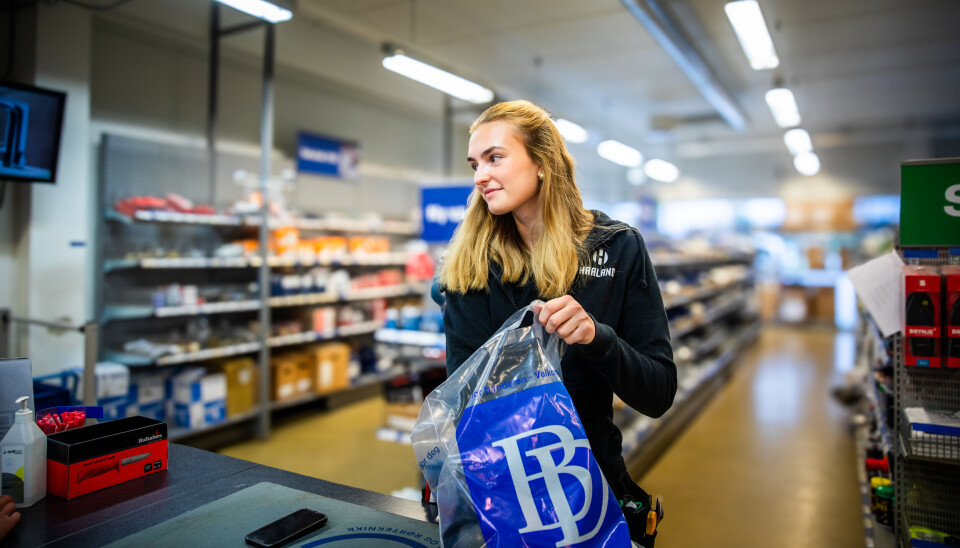 Turen går innom Brødrene Dahl ganske ofte. Grossisten er viktig for å skaffe de delene Kaja trenger på de ulike jobbene.